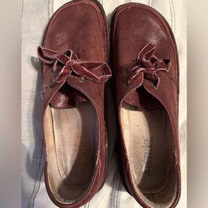 Alegria Burgundy velvet lace shoe